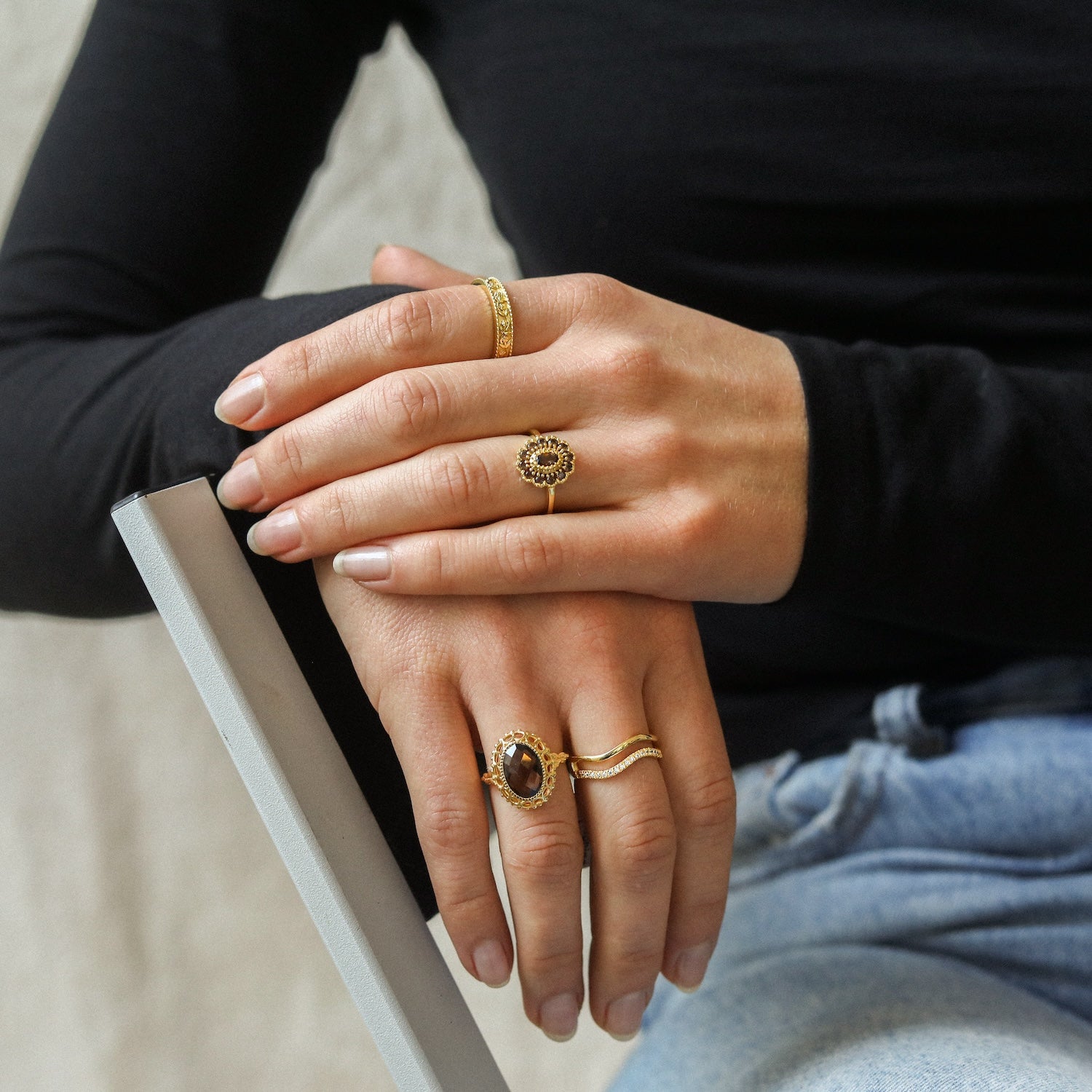 Kae Smoky Flower ring